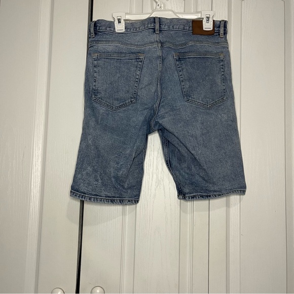 H&M Slim Fit Coupe Serrei Jean Shorts Waist 33 - Picture 4 of 4